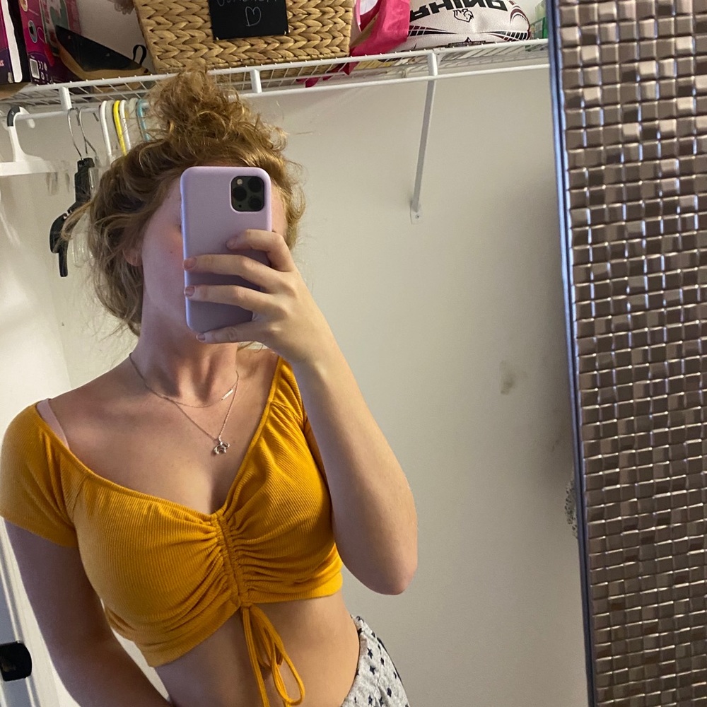 🙂 cinch front top